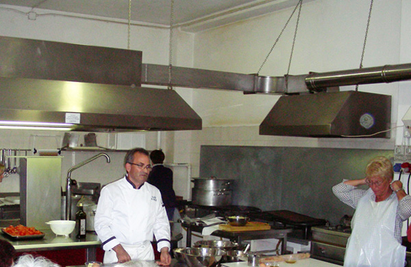 Descrizione: Descrizione: D:\backup disco E\04_LA_TORRE_SITO\archivio\corso_cucina_2\capriccio_file\01 capriccio.jpg