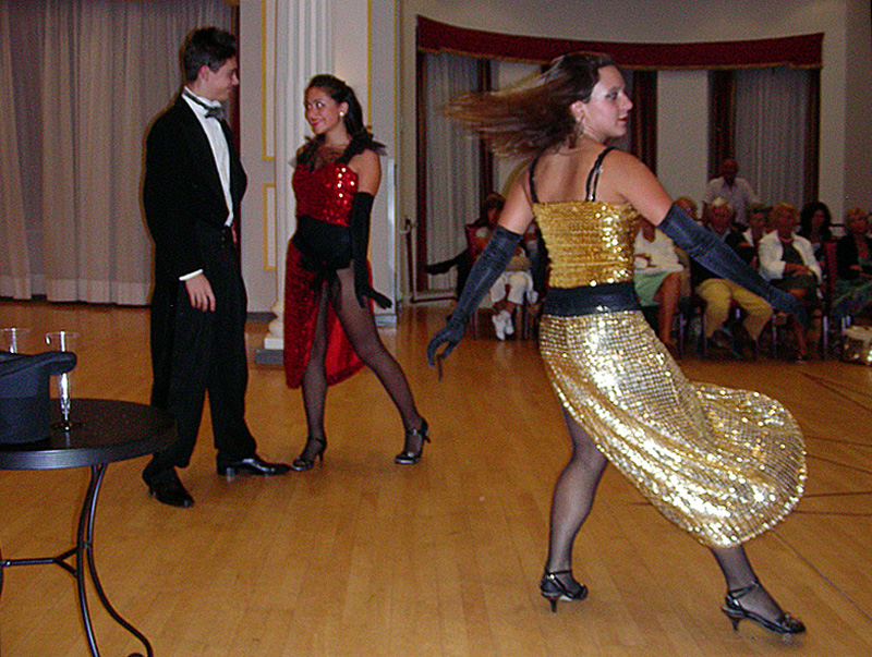 Descrizione: Descrizione: Descrizione: Descrizione: Descrizione: Descrizione: Descrizione: Descrizione: D:\backup disco E\05_LA_TORRE_SITO\archivio\due_golfi\08 danza.jpg