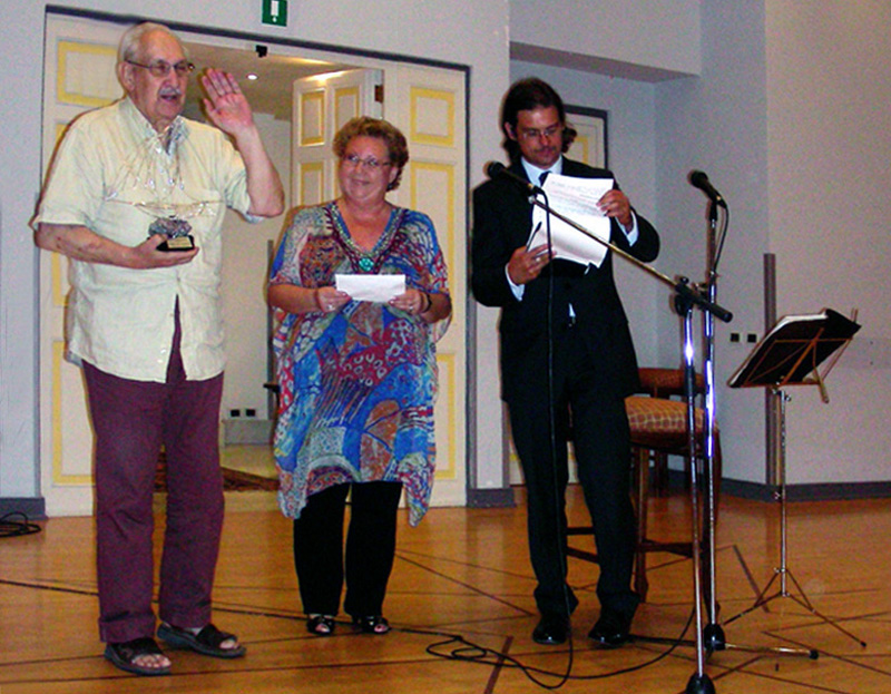 Descrizione: Descrizione: Descrizione: Descrizione: Descrizione: D:\backup disco E\05_LA_TORRE_SITO\archivio\due_golfi\09 premiazione.jpg